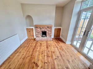 Lounge- click for photo gallery